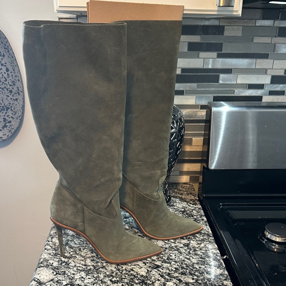 SCHUTZ Olive Heeled Boots